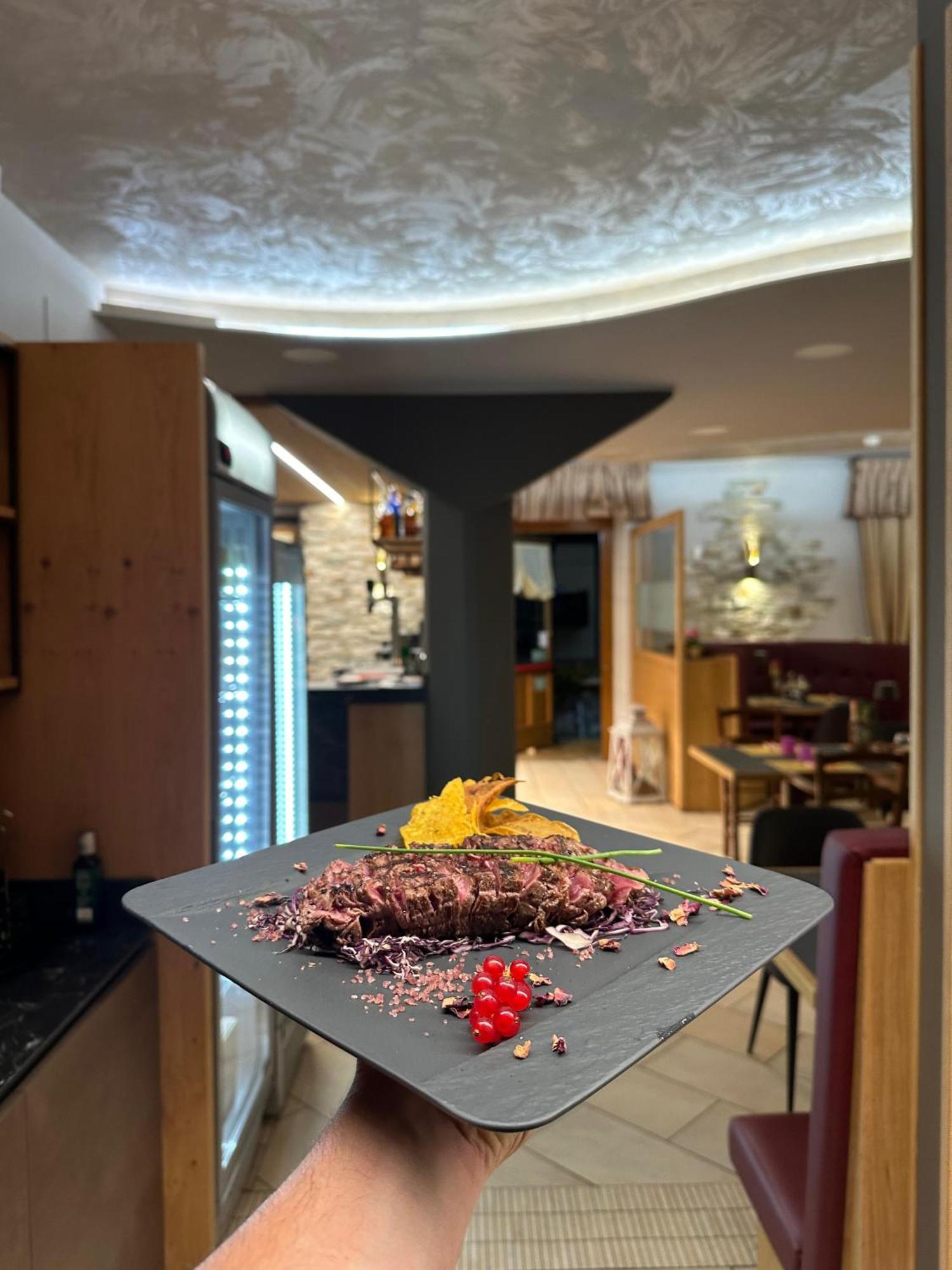Hotel Edelweiss Con Ristorante Note Di Gusto Forni di Sopra Dış mekan fotoğraf